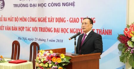 VNU_Thanh-lap-bo-mon-CN-xay-dung-giao-thong-va-ky-ket-hop-tac-DH-Cong-Nghe8