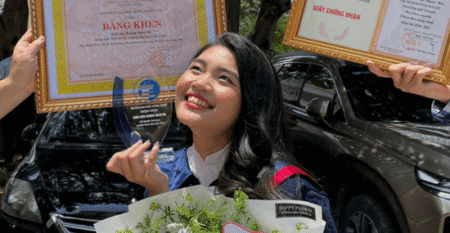 Em-trong-le-tot-nghiep-2039-1696075057