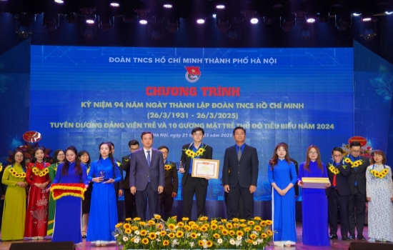 vnu-uet-phan-hoang-anh-1