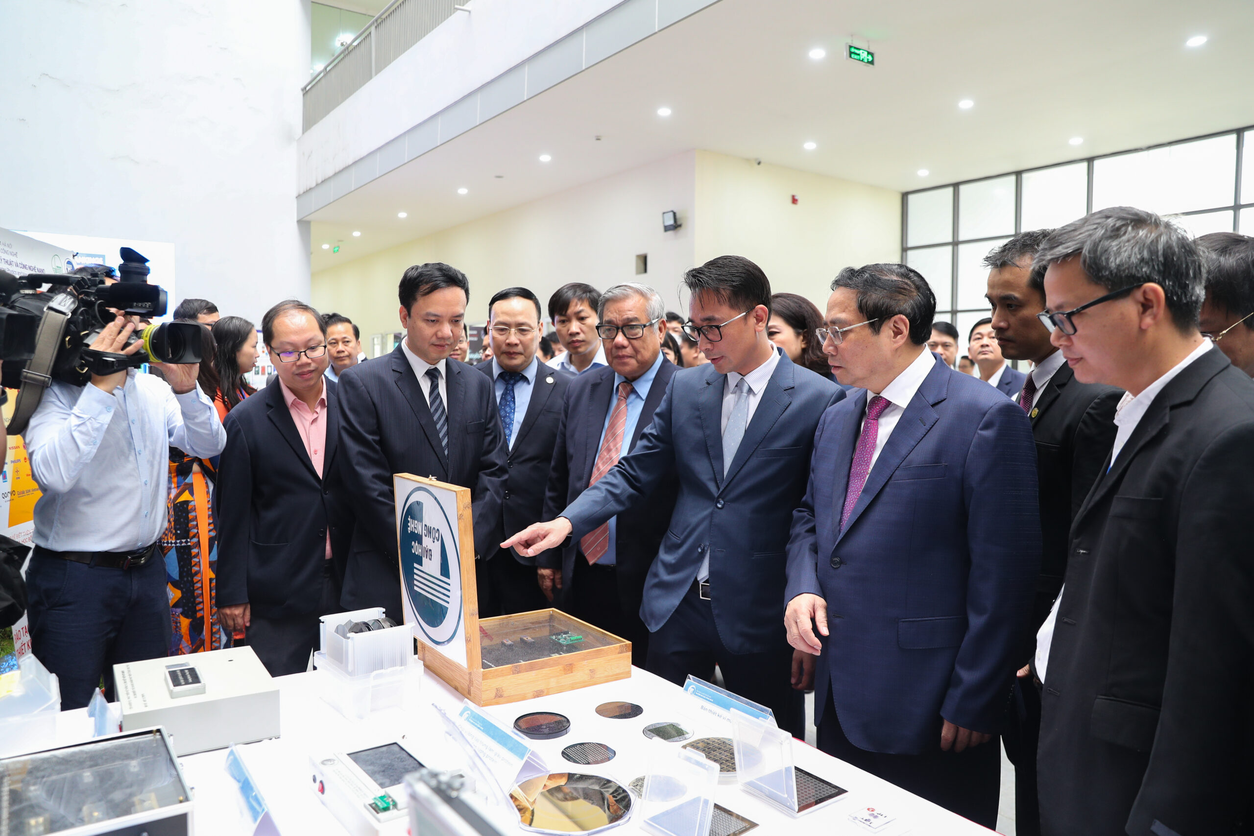 Tầm nhìn chiến lược và bài toán nhân lực về phát triển trí tuệ nhân tạo